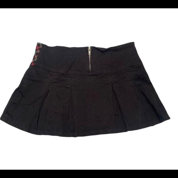 Daang Goodman For Tripp NYC Black And Red Mini Skirt - Picture 3 of 3
